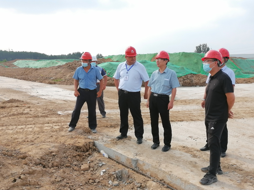 集團主要領導現(xiàn)場督導重點項目建設